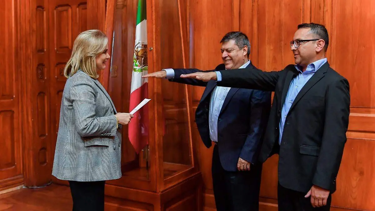 toma de protesta maru